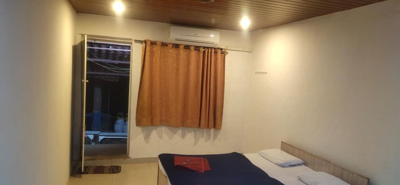 Hilltone Veg Non Veg Matheran Hotel Ngoại thất bức ảnh