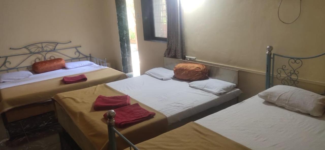 Hilltone Veg Non Veg Matheran Hotel Ngoại thất bức ảnh