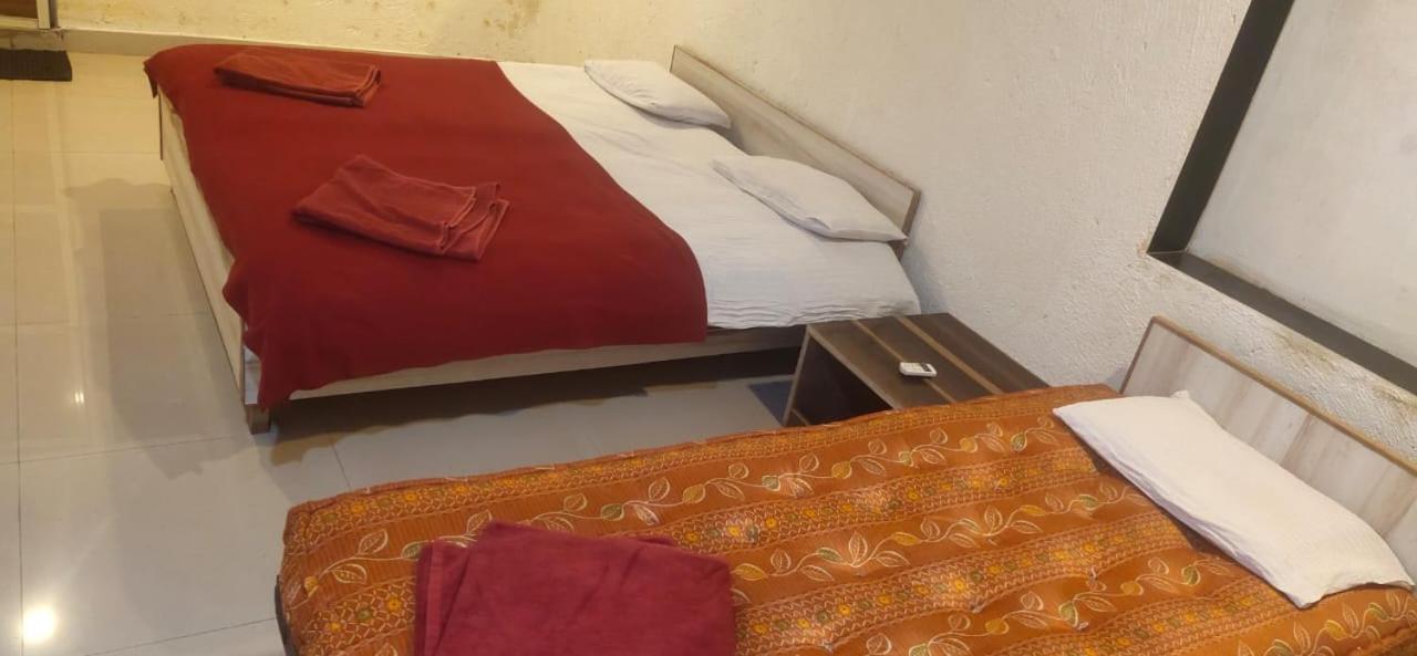 Hilltone Veg Non Veg Matheran Hotel Ngoại thất bức ảnh